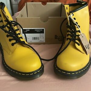 DR MARTENS 1460 SMOOTH LEATHER LACE UP BOOTS in YELLOW WOMENS SIZE 8 EU 38